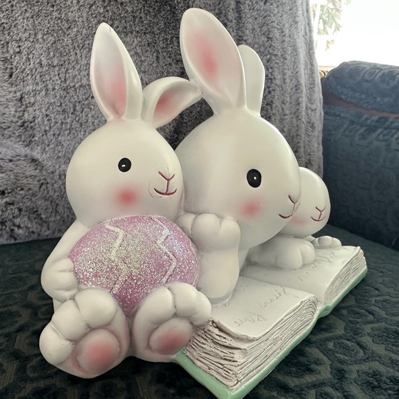 NWT " Cottontail Lane" Three Bunnies Decor - Picture 5 of 8